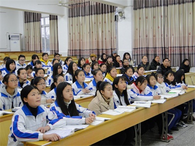 閬中市首屆中等職業(yè)學(xué)校 青年教師教學(xué)技能大賽圓滿(mǎn)結(jié)束