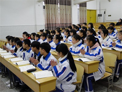 閬中市首屆中等職業(yè)學(xué)校 青年教師教學(xué)技能大賽圓滿(mǎn)結(jié)束