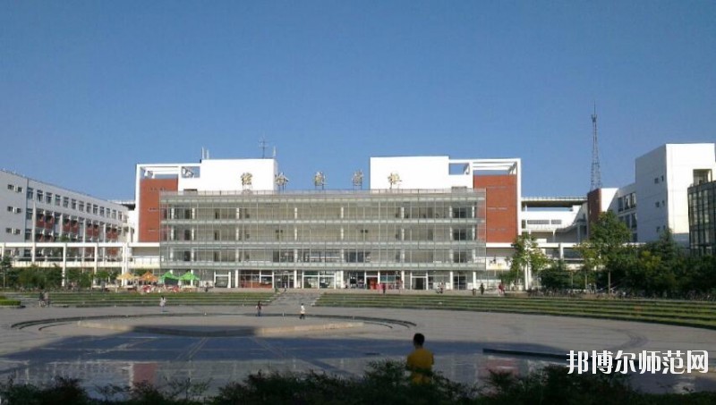 河南大學師范學院金明校區(qū)學費