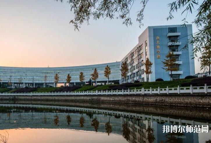 華中科技師范大學(xué)招生辦聯(lián)系電話(huà)
