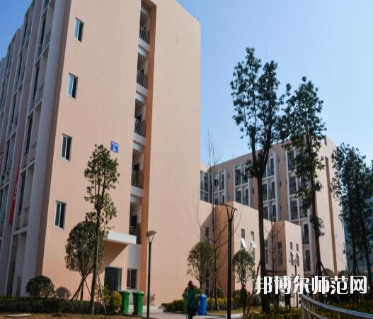 成都信息技術(shù)幼兒師范學(xué)校2018年報名條件、招生對象