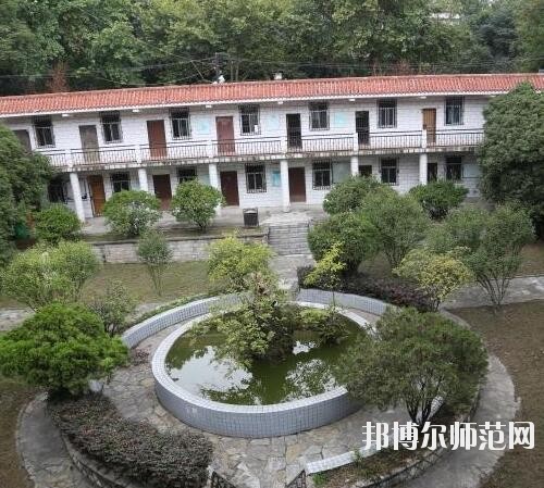 貴陽(yáng)經(jīng)濟(jì)貿(mào)易中等幼師專(zhuān)業(yè)學(xué)校2023年招生辦聯(lián)系電話