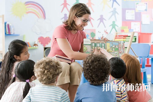 成都2020年幼師學(xué)校好還是大專(zhuān)好