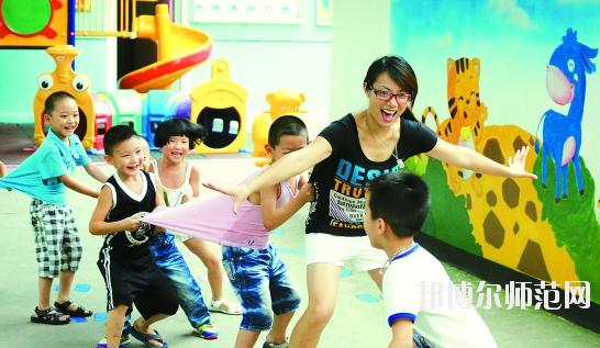 寶雞2020年女生讀什么幼師學校