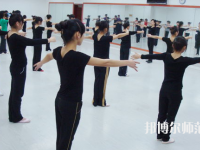 白銀2020年中專幼師學?？梢钥即髮? /><b>白銀2020年中專幼師學?？梢钥即髮?/b><span>2020-05-21 11:19</span><p>白銀中專幼師學?？梢钥即髮?同學能夠由繼續(xù)學習的想法，這一點是非常好的。而升學的方法有很多種，可以參加高職院校開設的單</p></a></li>
            <li><a href=
