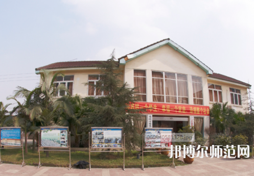 重慶聚英幼師技工學(xué)校怎么樣、好不好