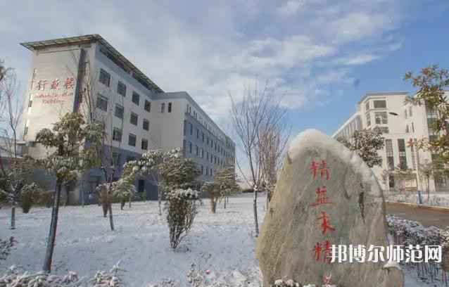 麗江師范高等?？茖W(xué)校歷年招生錄取分?jǐn)?shù)線