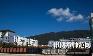 2023年麗江師范高等?？茖W(xué)校報(bào)名條件、招生對(duì)象