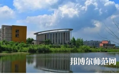2023年重慶師范大學(xué)涉外商貿(mào)學(xué)院報(bào)名條件、招生對(duì)象
